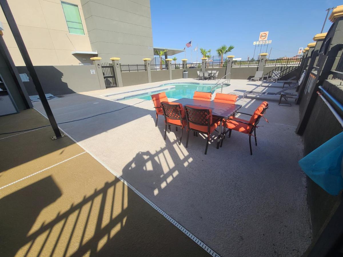 La Quinta Inn & Suites By Wyndham Fort Stockton Northeast Eksteriør bilde
